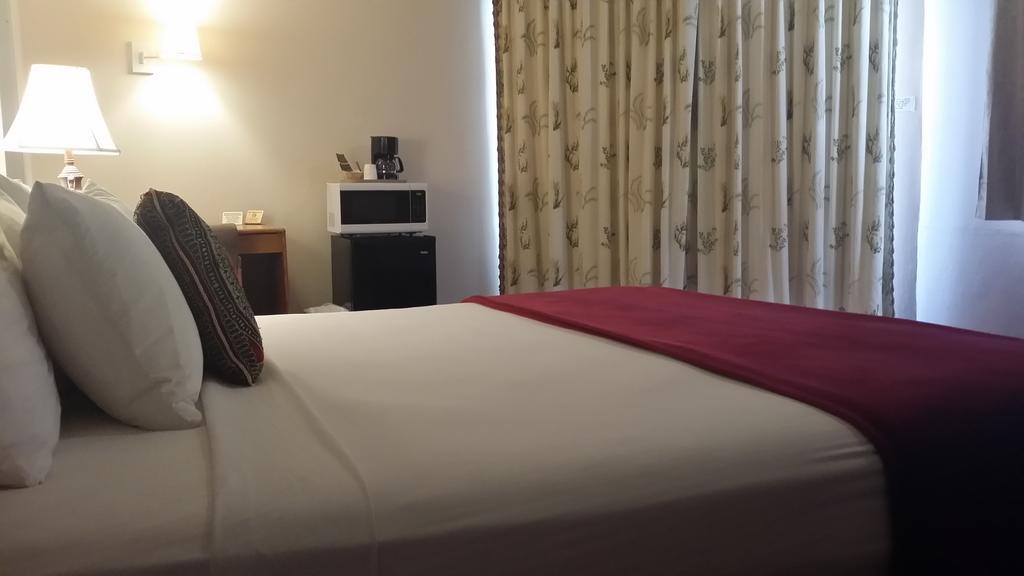 Seaspray Inn Beach Resort Palm Beach Shores Ngoại thất bức ảnh